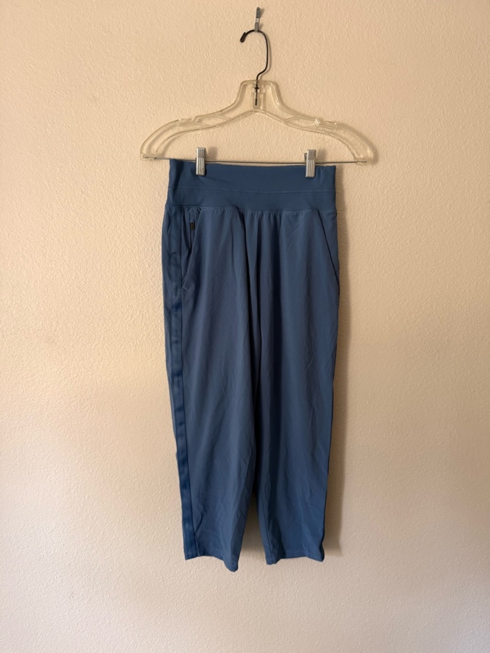 Athleta Slate Blue Cropped Active Pants